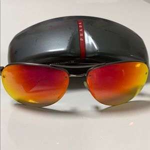 PRADA Sunglasses. PreOwned.